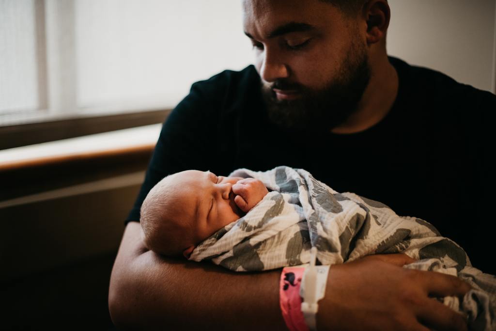 Bonding as a New Father: Strategies and Expectations