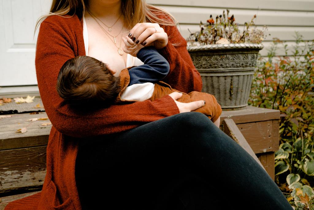 Breastfeeding nutrition: essential nutrients for mother and baby